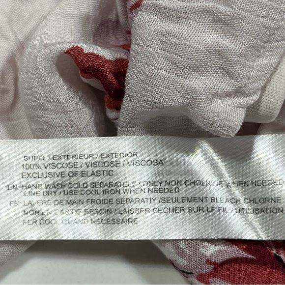 Band of Gypsies Blush Floral Smocked Romper Small - Picture 10 of 13